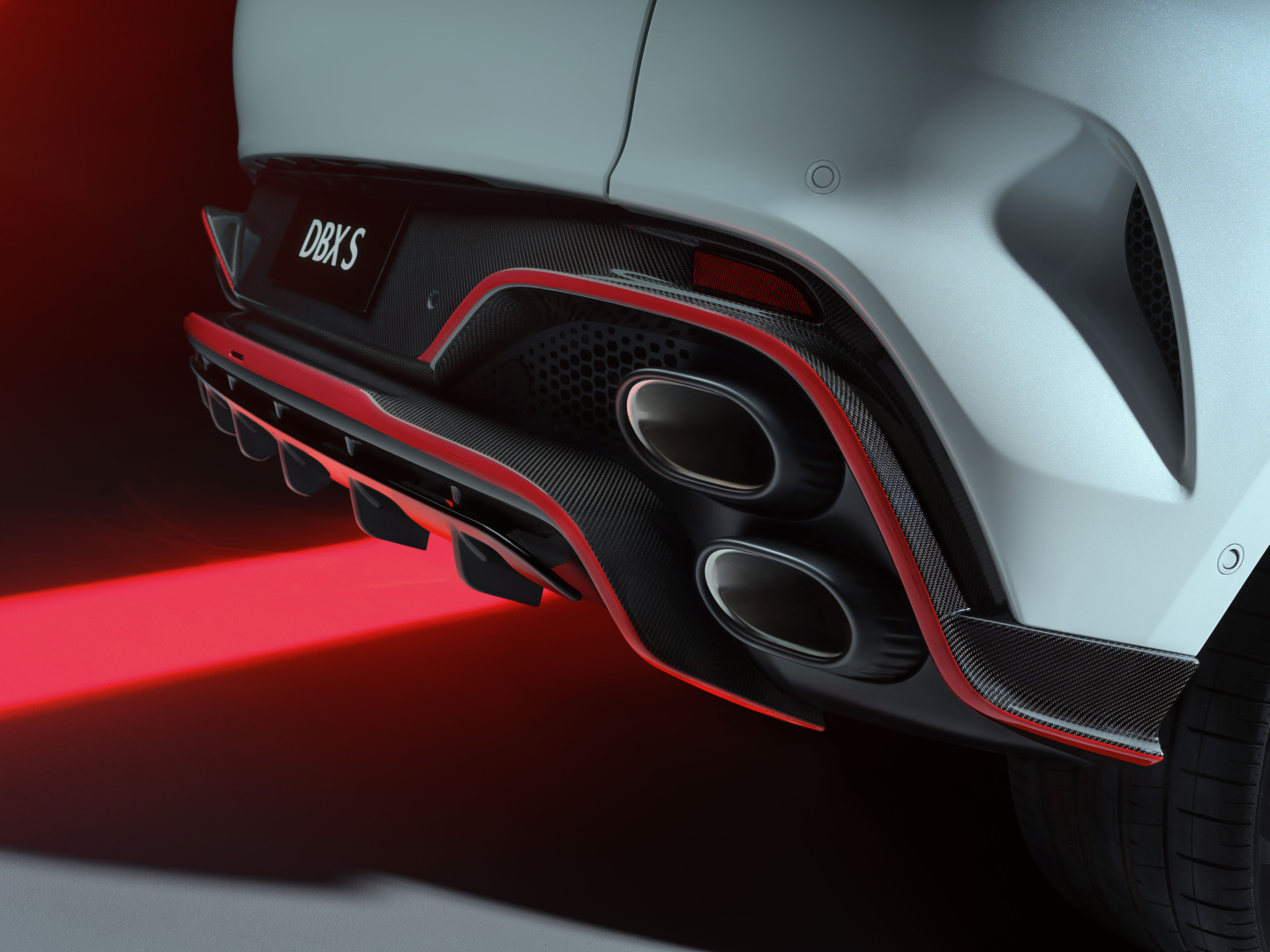 SMALL_Aston Martin DBX S_14